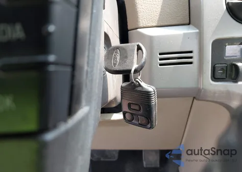 2009 Ford F-150 Lariat/Xl/Xlt from USA, damaged, VIN 1FTRX12V39FA65534